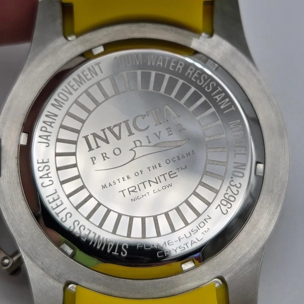 Invicta Pro Diver Watch Mens Yellow Black 32962 Sporty Casual Diver‎ Maximalist